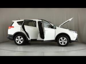 Toyota RAV4 2.2D-4D AWD GX - Image 30
