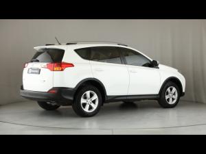 Toyota RAV4 2.2D-4D AWD GX - Image 2