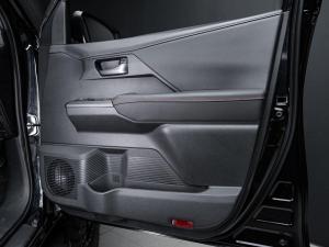 Toyota Hilux 2.8GD-6 double cab Raider 4x4 - Image 21