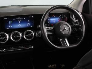 Mercedes-Benz GLA GLA200d Progressive - Image 15