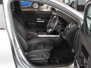 Mercedes-Benz GLA GLA200d Progressive - Image 19