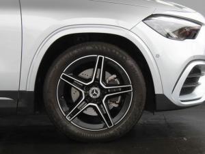 Mercedes-Benz GLA GLA200d Progressive - Image 22