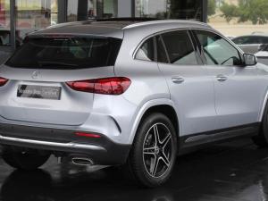 Mercedes-Benz GLA GLA200d Progressive - Image 3