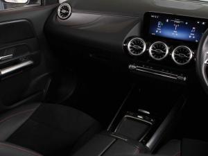 Mercedes-Benz GLA GLA200d Progressive - Image 9