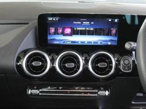 Mercedes-Benz GLA GLA200d Progressive - Image 12
