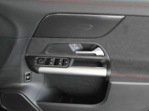 Mercedes-Benz GLA GLA200d Progressive - Image 14