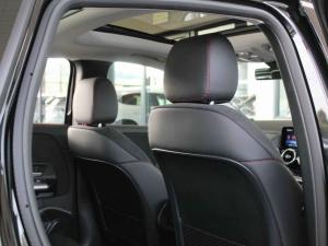 Mercedes-Benz GLA GLA200d Progressive - Image 18