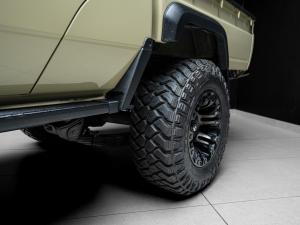Toyota Land Cruiser 79 2.8GD-6 double cab auto - Image 5