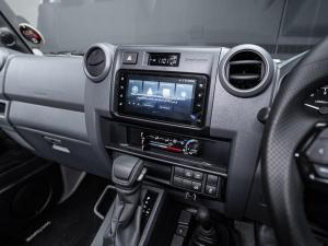 Toyota Land Cruiser 79 2.8GD-6 double cab auto - Image 23