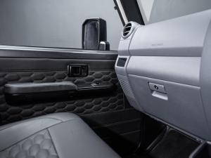Toyota Land Cruiser 79 2.8GD-6 double cab auto - Image 27