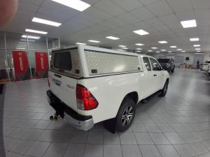 Toyota Hilux 2.4GD-6 Xtra cab Raider manual - Image 2