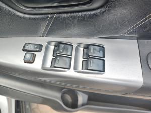 Toyota Hilux 3.0D-4D double cab Raider Legend 45 - Image 24