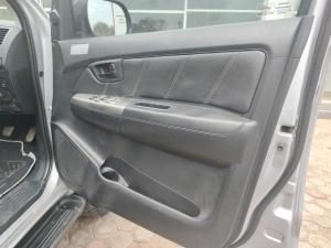 Toyota Hilux 3.0D-4D double cab Raider Legend 45 - Image 25