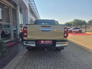 Toyota Hilux 2.8GD-6 double cab 4x4 Raider auto - Image 5