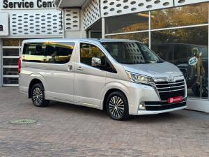 Toyota Quantum 2.8 LWB bus 9-seater VX Premium - Image 1