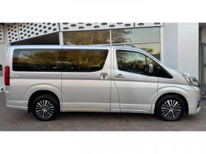 Toyota Quantum 2.8 LWB bus 9-seater VX Premium - Image 3