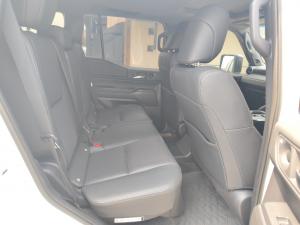 Toyota Land Cruiser Prado 2.8GD VX-L - Image 19