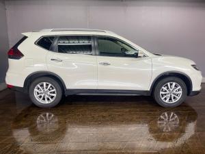 Nissan X-Trail 2.5 4x4 Acenta Tech - Image 4
