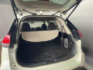 Nissan X-Trail 2.5 4x4 Acenta Tech - Image 8