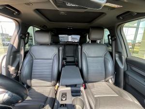 Land Rover Discovery D300 R-Dynamic SE - Image 14