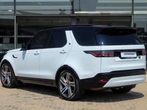 Land Rover Discovery D300 R-Dynamic SE - Image 7