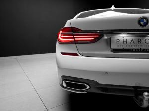 BMW 7 Series 750i - Image 15