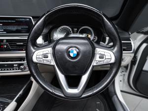BMW 7 Series 750i - Image 19