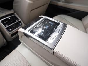 BMW 7 Series 750i - Image 30