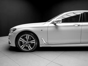 BMW 7 Series 750i - Image 4