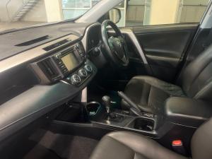 Toyota RAV4 2.0 GX auto - Image 7