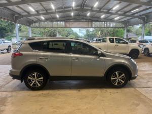 Toyota RAV4 2.0 GX auto - Image 3