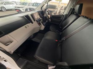 Toyota Quantum 2.8 SLWB panel van - Image 7