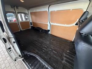 Toyota Quantum 2.8 SLWB panel van - Image 15
