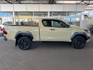 Toyota Hilux 2.8GD-6 Xtra cab 4x4 Legend manual - Image 3