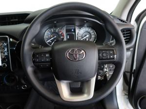 Toyota Hilux 2.4GD-6 double cab 4x4 Raider auto - Image 8