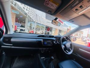 Toyota Hilux 2.0 single cab S (aircon) - Image 6