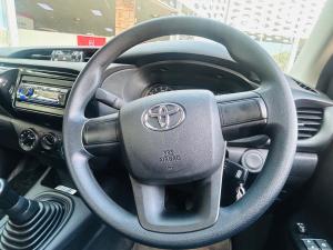Toyota Hilux 2.0 single cab S (aircon) - Image 8