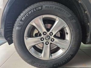 Toyota RAV4 2.0 GX - Image 10