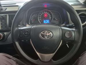 Toyota RAV4 2.0 GX - Image 13