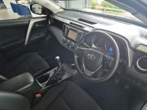 Toyota RAV4 2.0 GX - Image 8