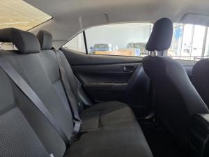 Toyota Corolla Quest 1.8 Plus manual - Image 11