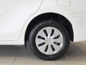 Toyota Corolla Quest 1.8 Plus manual - Image 12