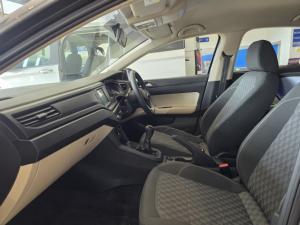 Volkswagen Polo sedan 1.6 manual - Image 10