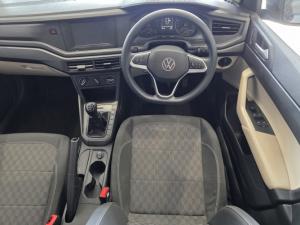 Volkswagen Polo sedan 1.6 manual - Image 9