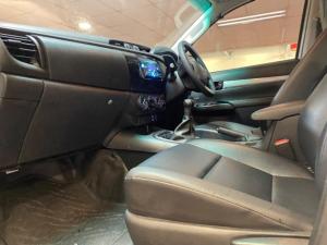 Toyota Hilux 2.4GD-6 double cab 4x4 SR - Image 10