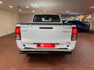 Toyota Hilux 2.4GD-6 double cab 4x4 Raider manual - Image 4