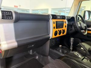 Toyota FJ Cruiser FJ Cruiser - Image 10
