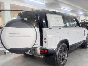 Land Rover Defender 110 D300 X-Dynamic SE - Image 3