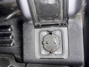 Land Rover Defender 110 D300 X-Dynamic SE - Image 8