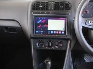 Volkswagen Polo Vivo hatch 1.6 Comfortline auto - Image 12